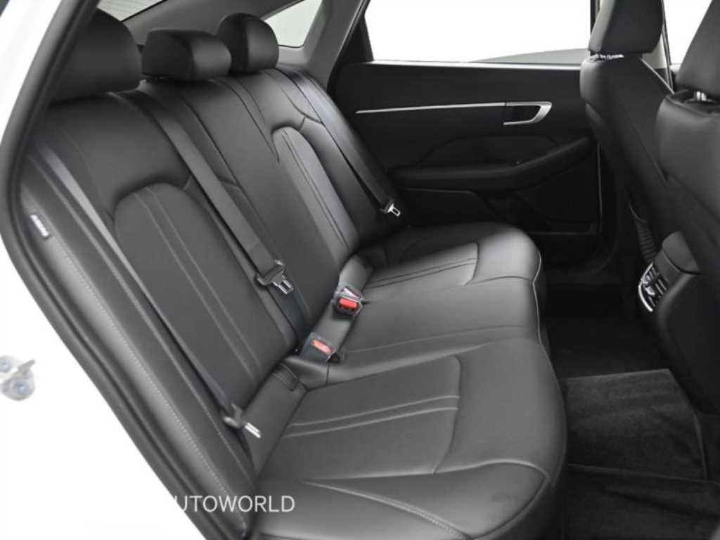 HYUNDAI Sonata - Vista 3