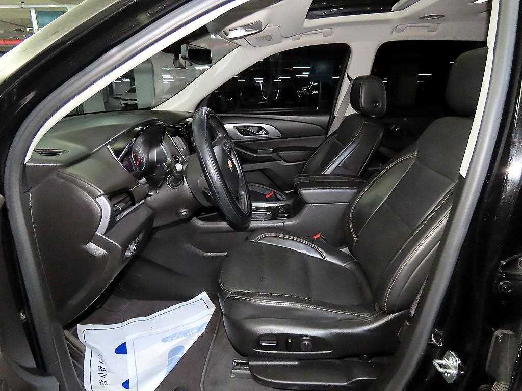 Chevrolet Travers - Vista 6