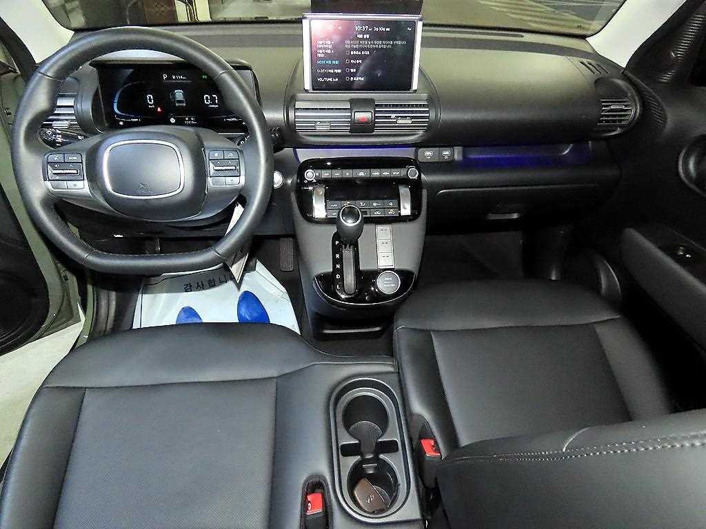 HYUNDAI Casper - Vista 10