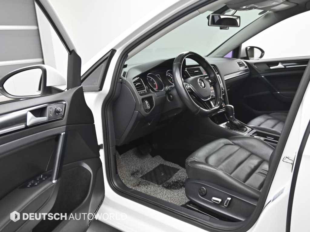 Volkswagen Golf - Vista 11