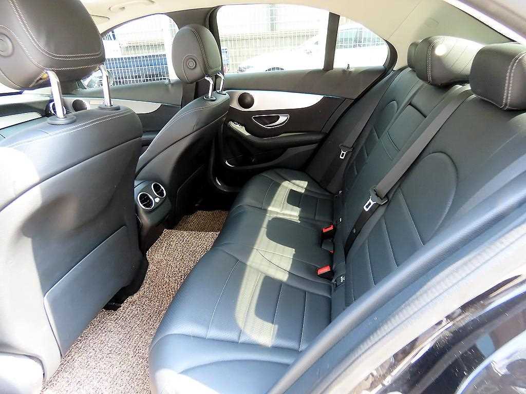 Mercedes Benz C Class - Vista 6