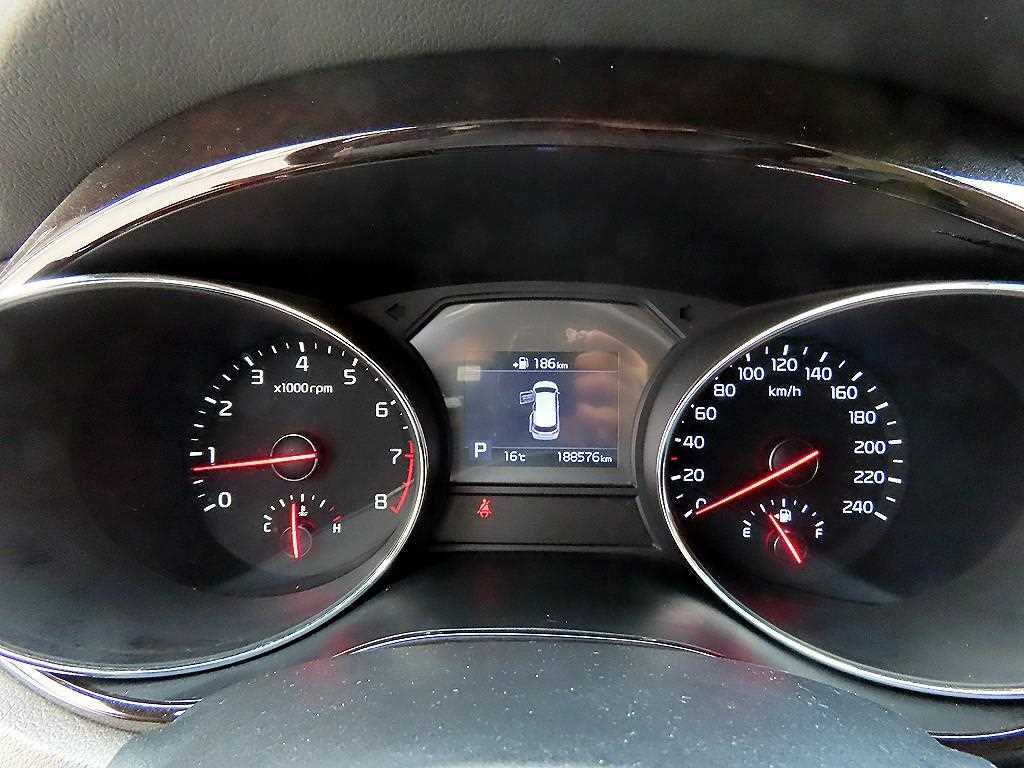 KIA Carnival - Vista 10