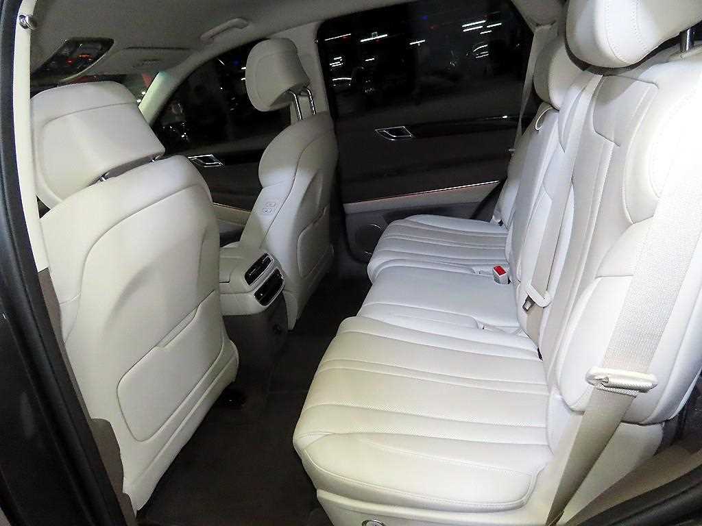 Genesis GV80 - Vista 8