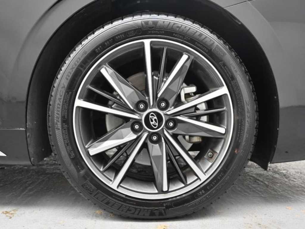 HYUNDAI Grandeur - Vista 5