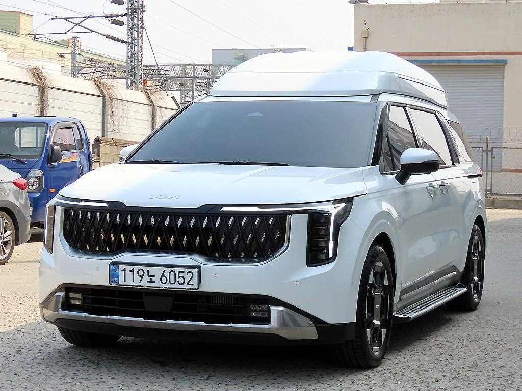 KIA Carnival 2025 Blanco - Importación desde Corea - HF Imports Iquique - Foto 1