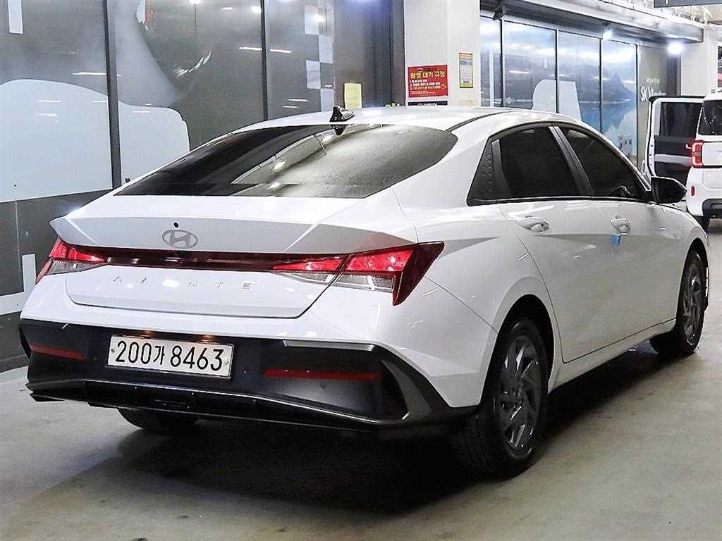 HYUNDAI Avante - Vista 4