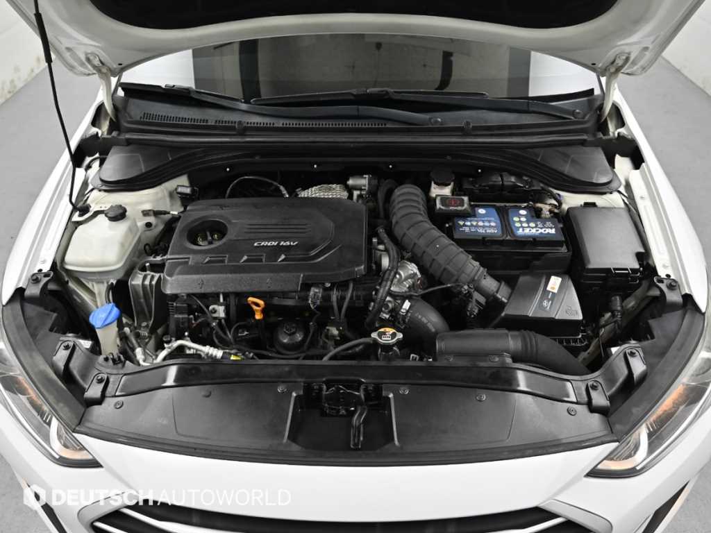 HYUNDAI Avante - Vista 6