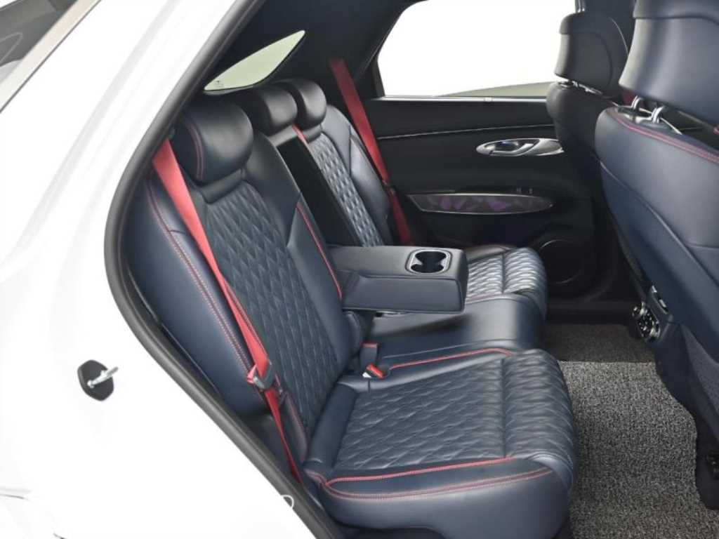 Genesis GV70 - Vista 12