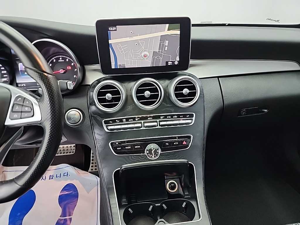 Mercedes Benz C Class - Vista 10