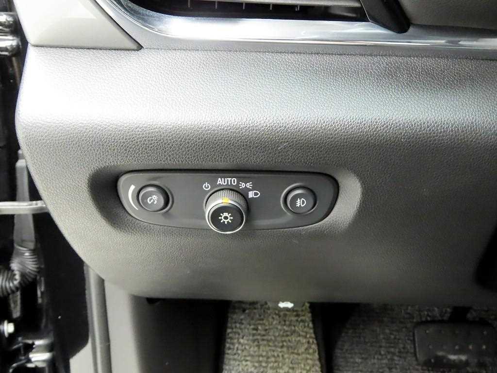 Chevrolet Travers 2021 Negro - Importación desde Corea - HF Imports Iquique - Foto 13