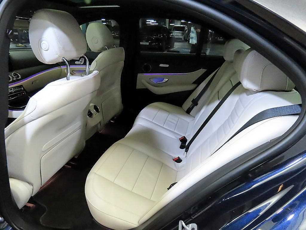 Mercedes Benz E class - Vista 7