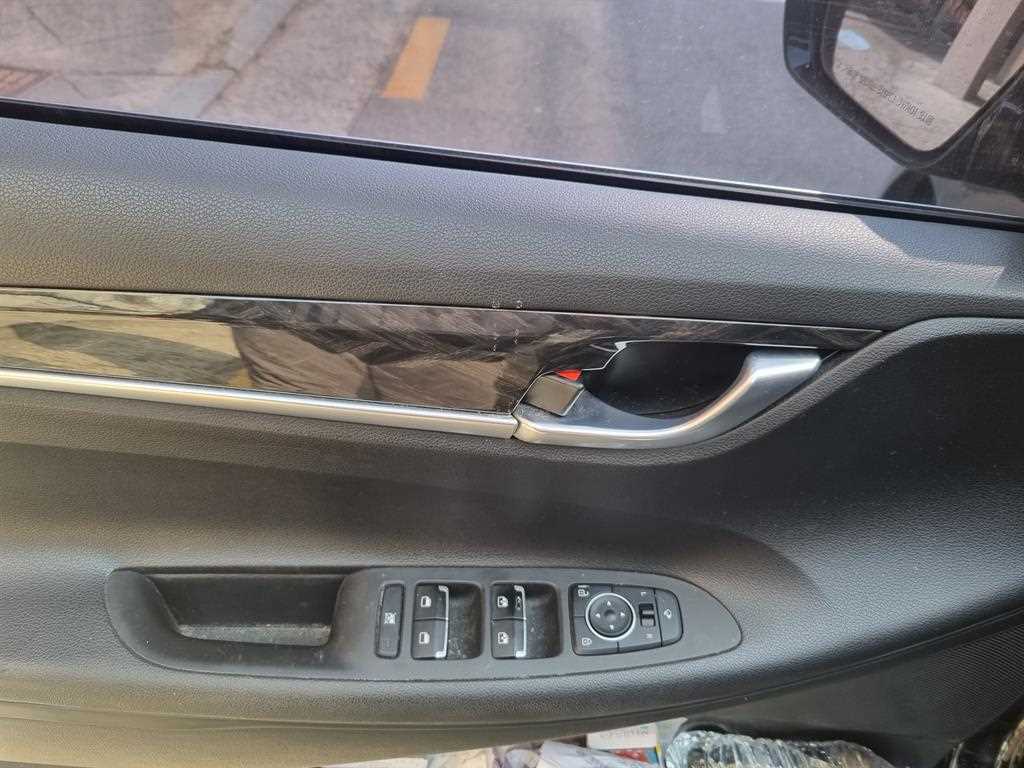 HYUNDAI Grandeur - Vista 10