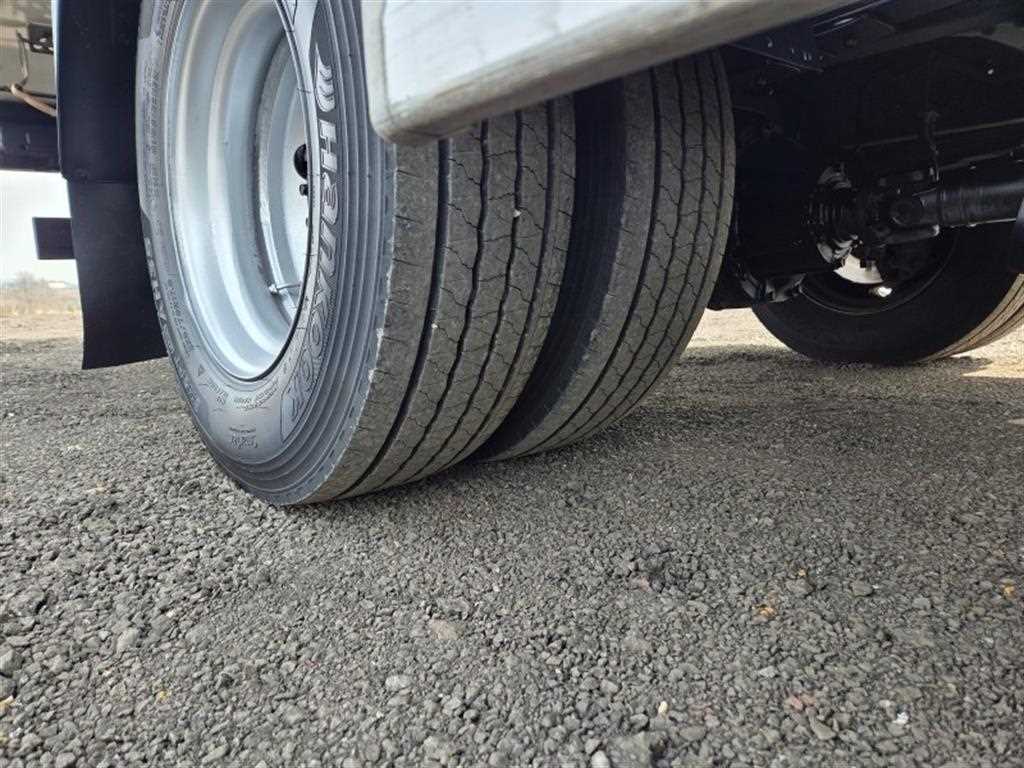 medium and large cargo truck - Vista 8