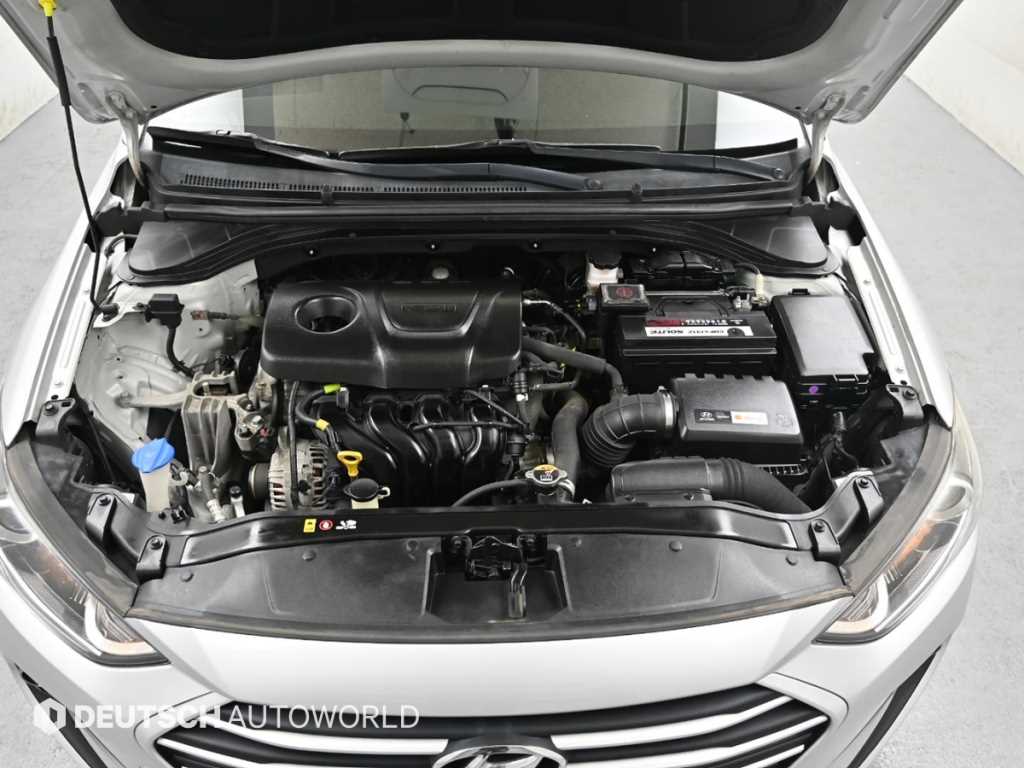 HYUNDAI Avante - Vista 6