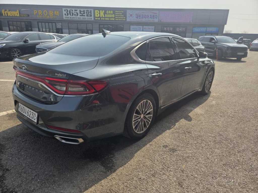 HYUNDAI Grandeur - Vista 4