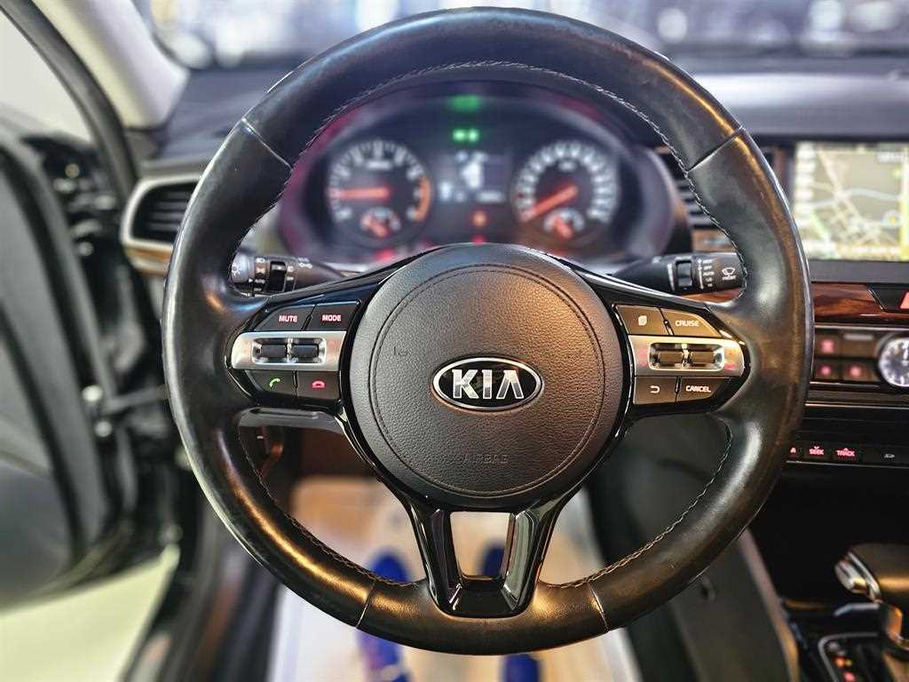 KIA K7 - Vista 9