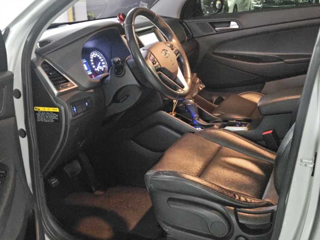 HYUNDAI Tucson - Vista 11