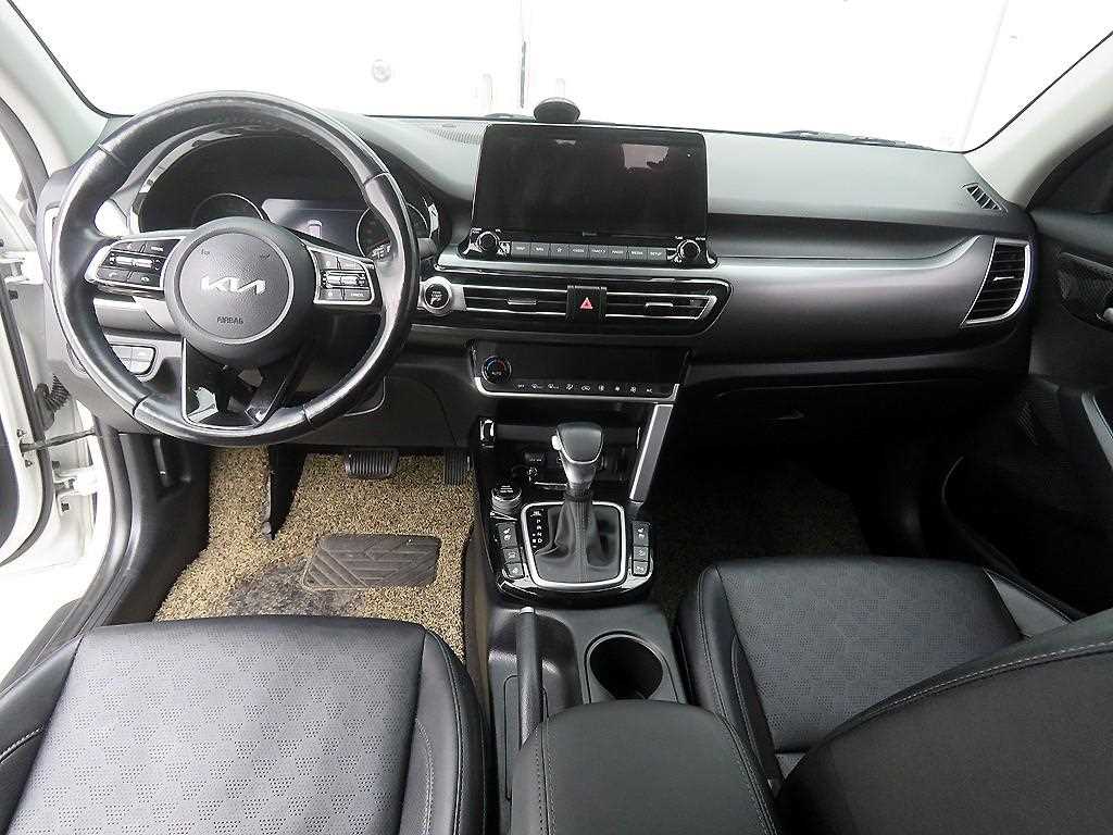 KIA Seltos - Vista 8