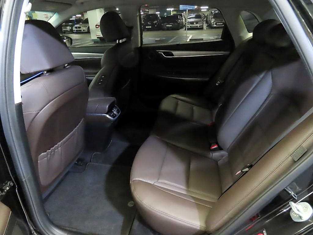HYUNDAI Grandeur - Vista 7
