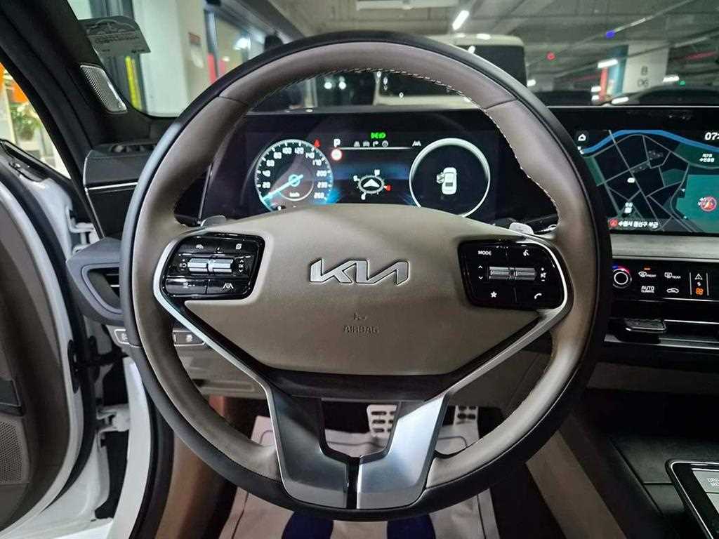 KIA K8 - Vista 8