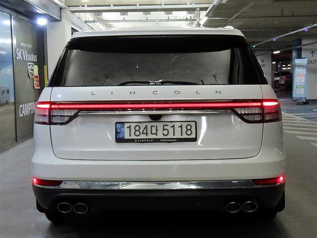 Lincoln Aviator - Vista 5