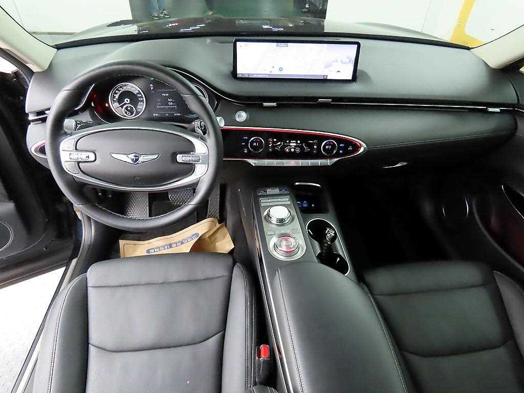 Genesis GV70 - Vista 7