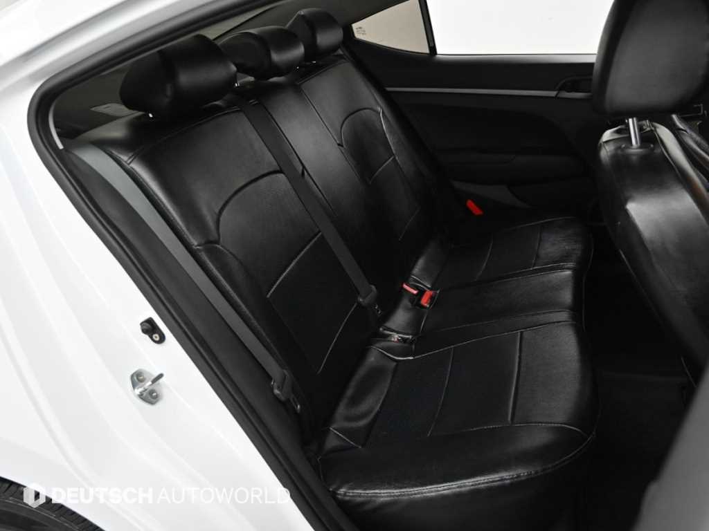 HYUNDAI Avante - Vista 12