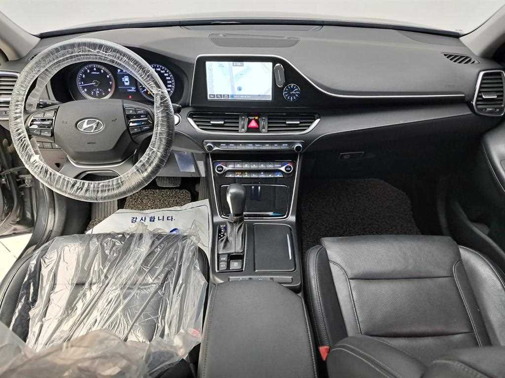 HYUNDAI Grandeur - Vista 6