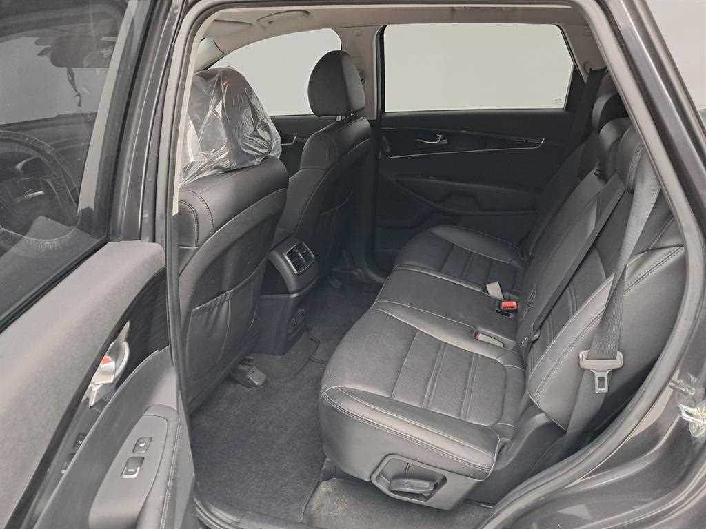 KIA Sorento - Vista 12