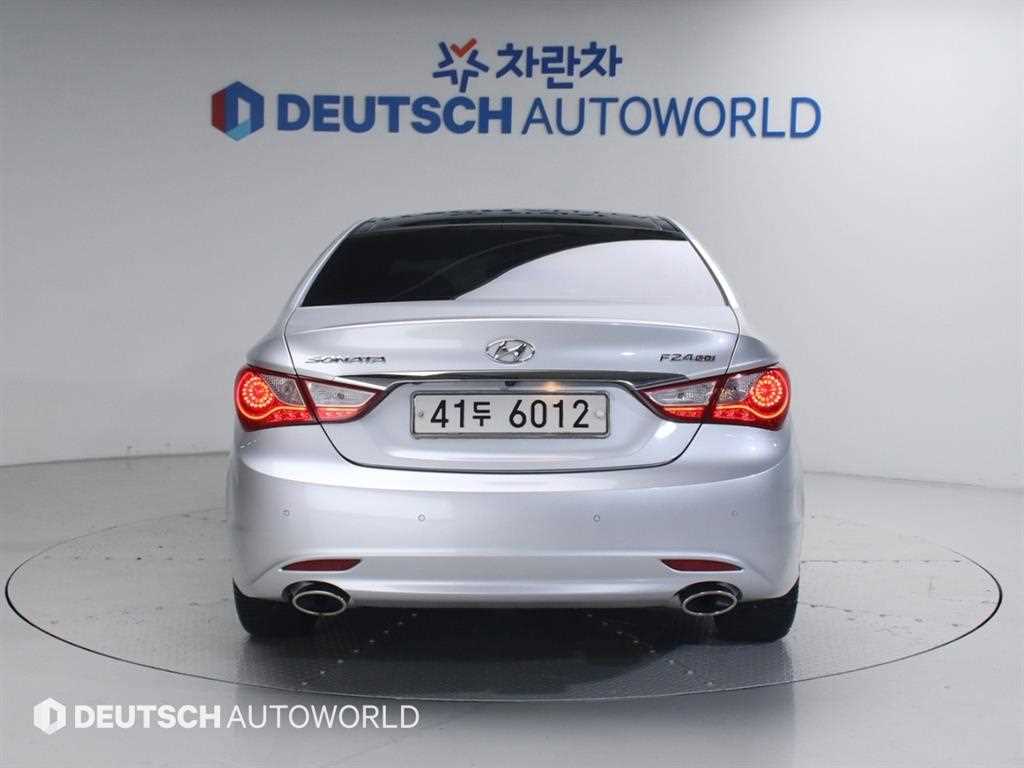 HYUNDAI Sonata - Vista 4