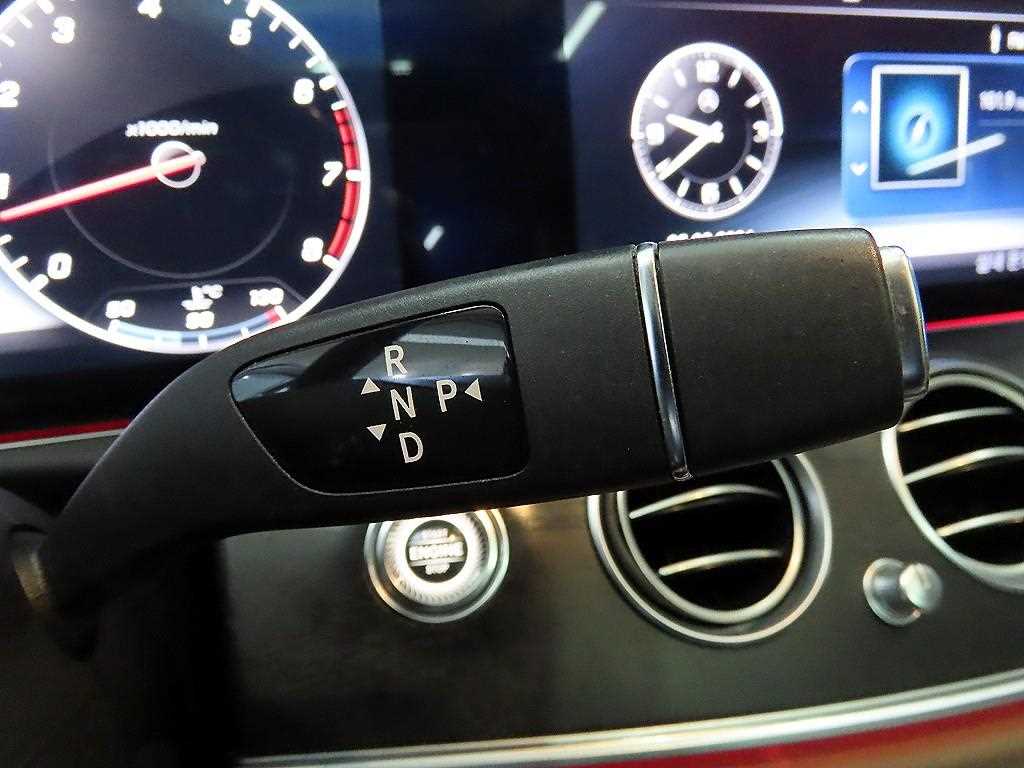 Mercedes Benz E class - Vista 12