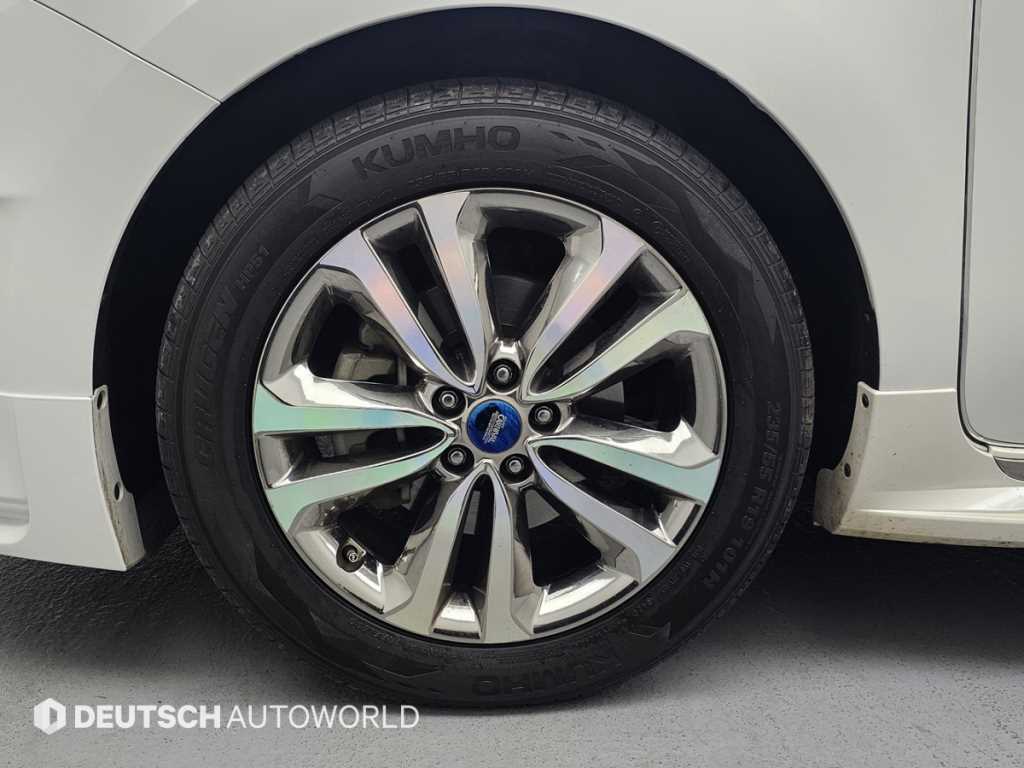 KIA Carnival - Vista 5