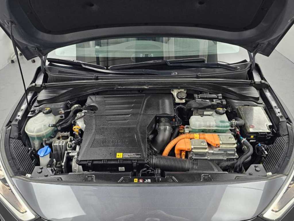 HYUNDAI Ioniq - Vista 6