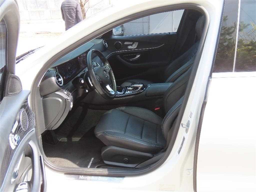 Mercedes Benz E class - Vista 12