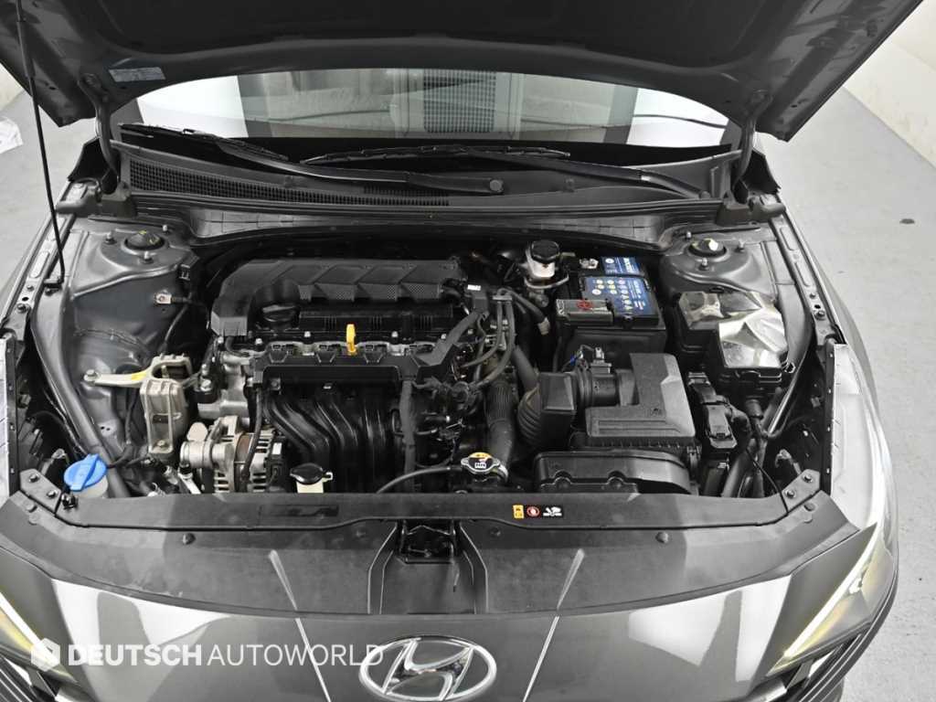 HYUNDAI Avante - Vista 5