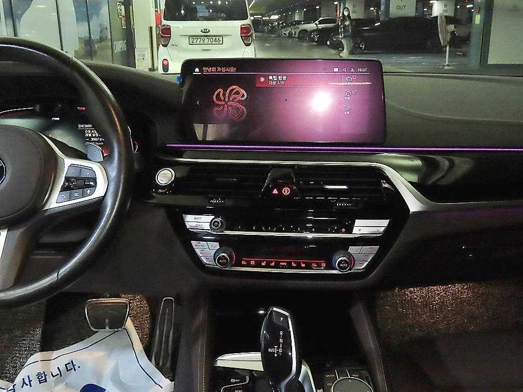 BMW 5 Series - Vista 11