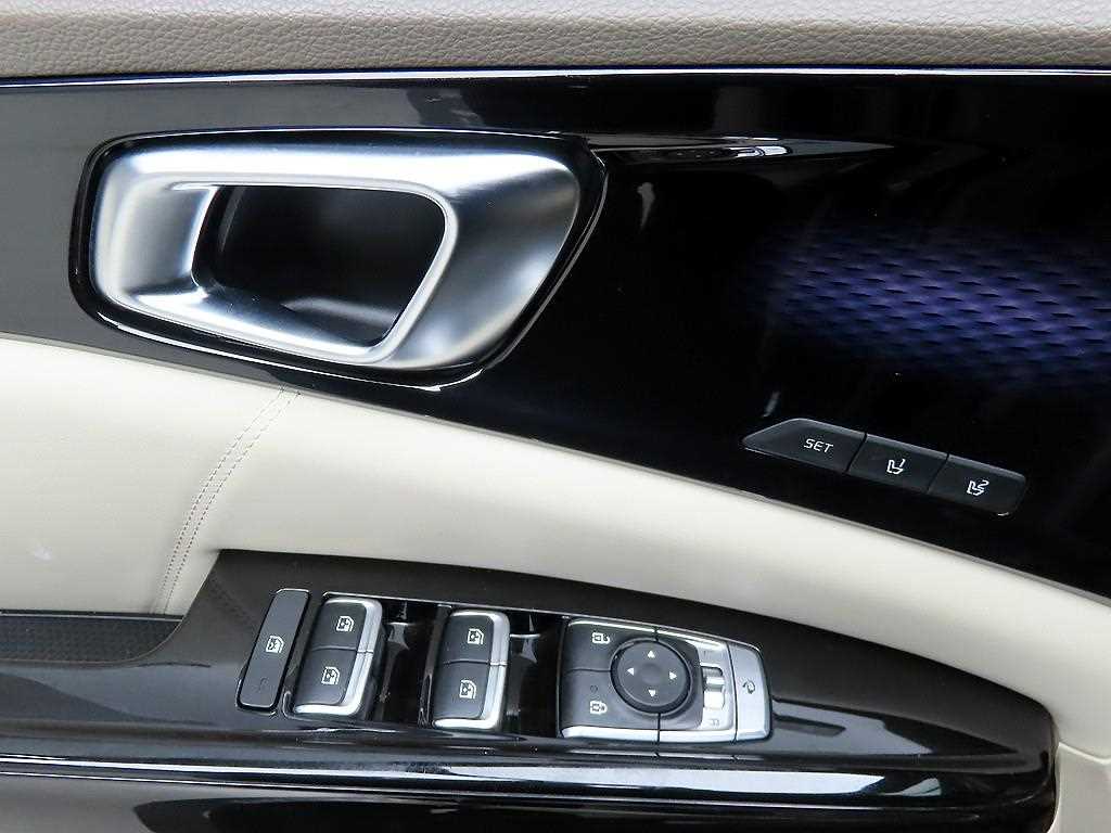 KIA Carnival - Vista 11