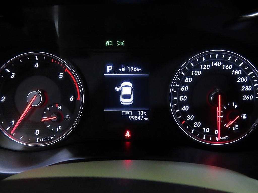 Genesis G70 - Vista 9