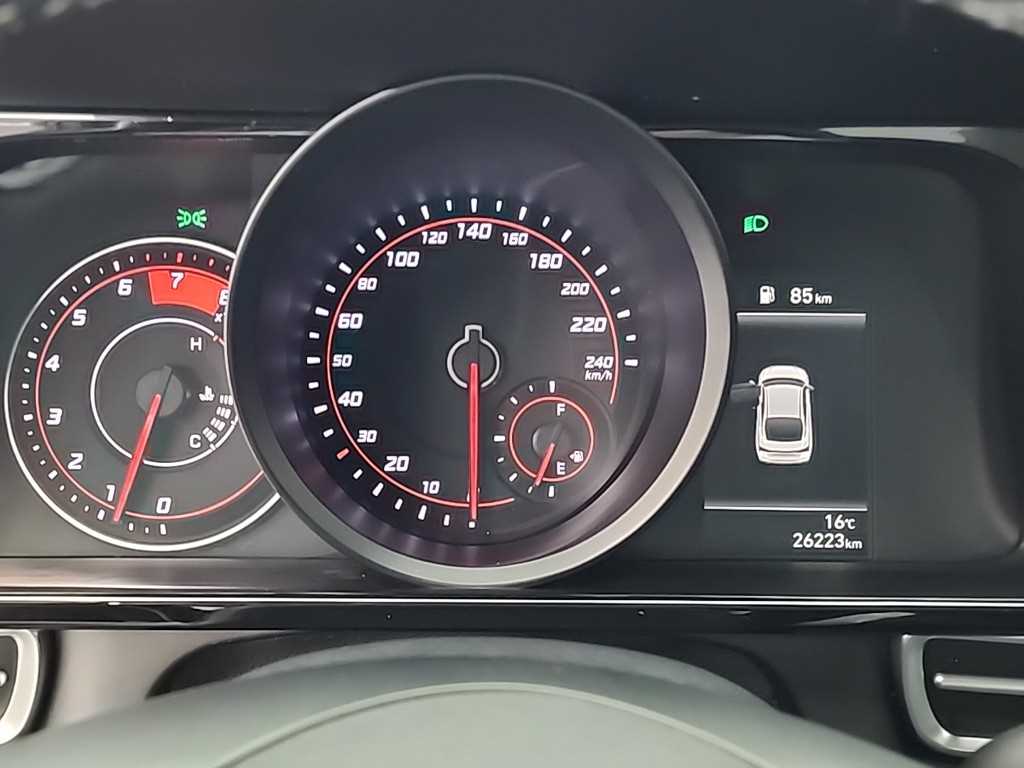 HYUNDAI Avante - Vista 6