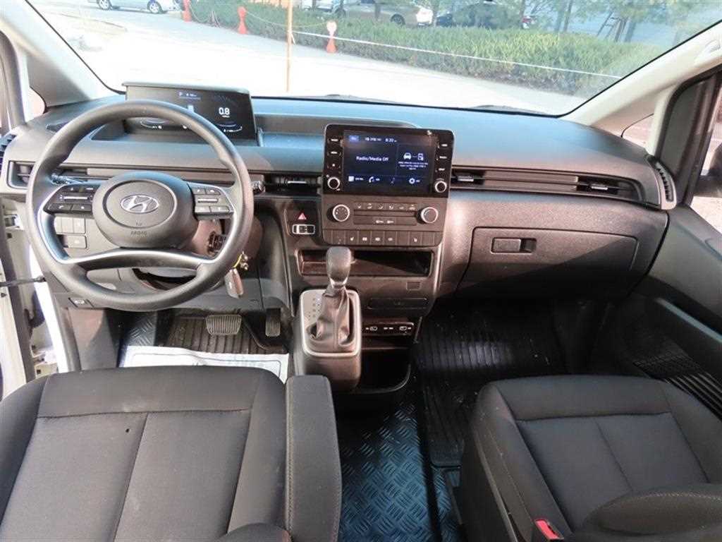 HYUNDAI Staria - Vista 9