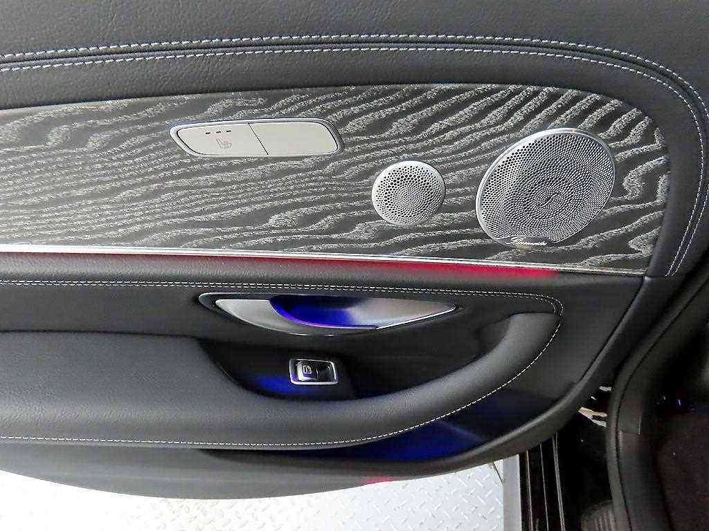 Mercedes Benz E class - Vista 11