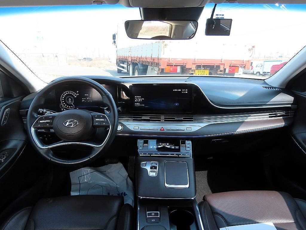 HYUNDAI Grandeur - Vista 9