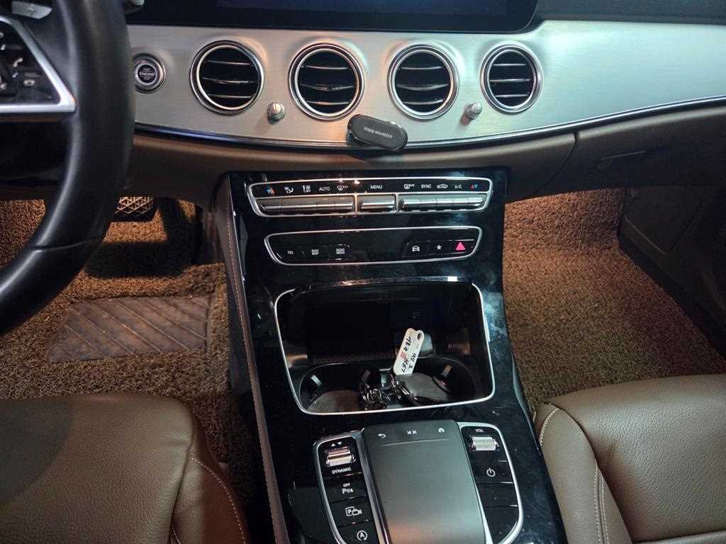 Mercedes Benz E class - Vista 9