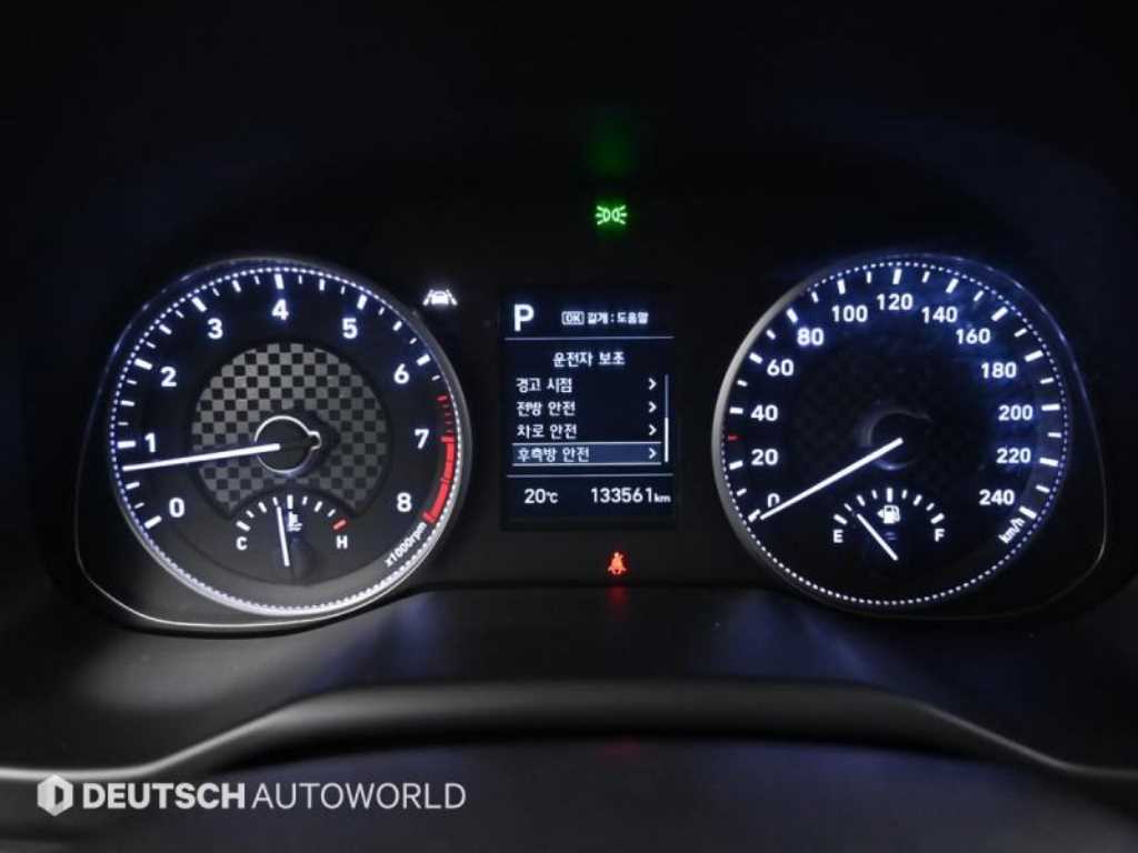 HYUNDAI Avante - Vista 10