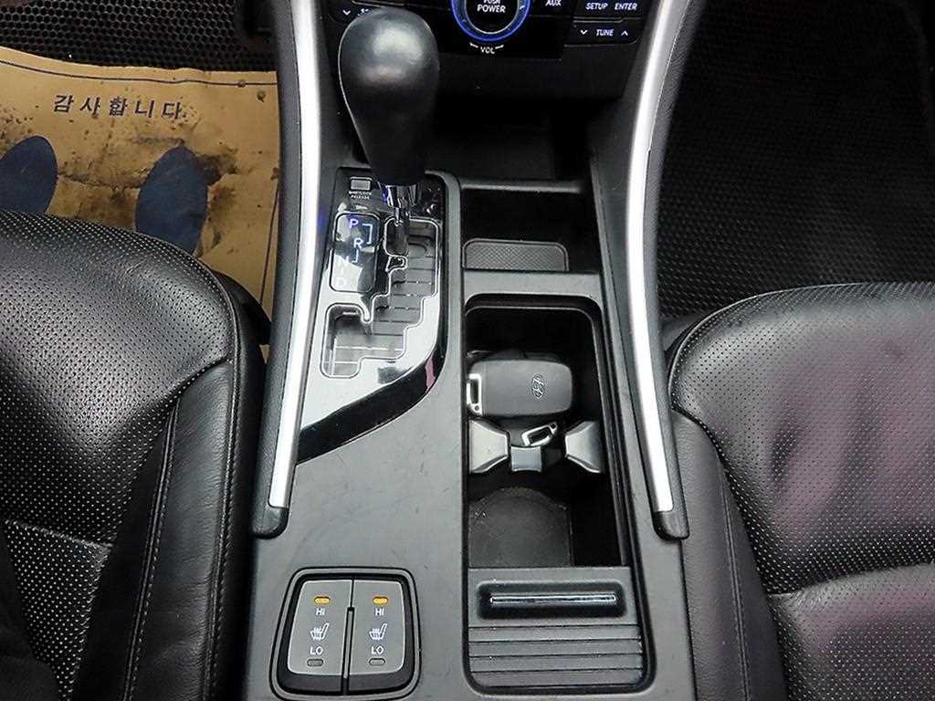 HYUNDAI Sonata - Vista 10