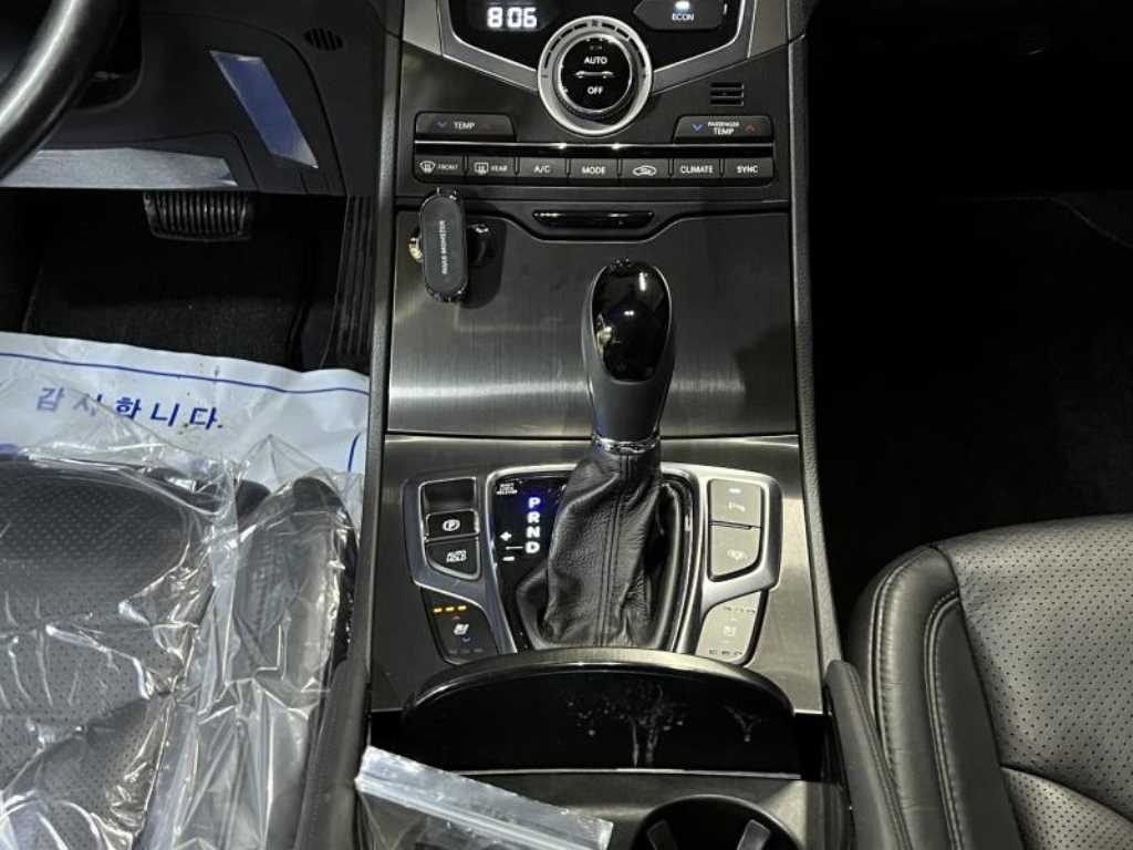 HYUNDAI Grandeur - Vista 11