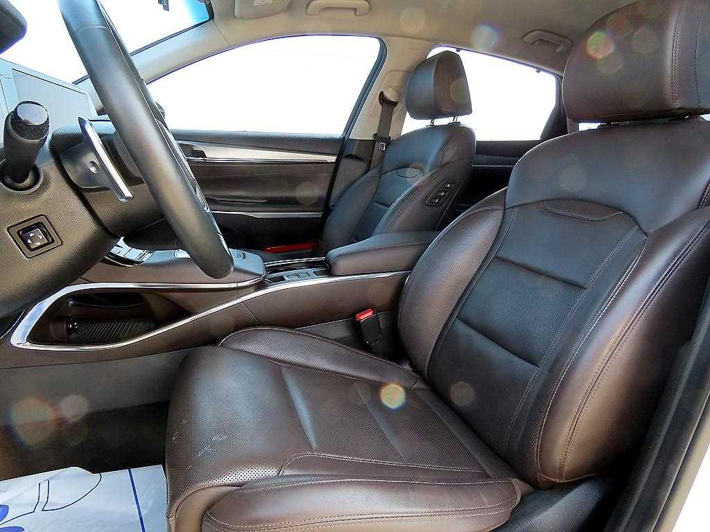 HYUNDAI Grandeur - Vista 5