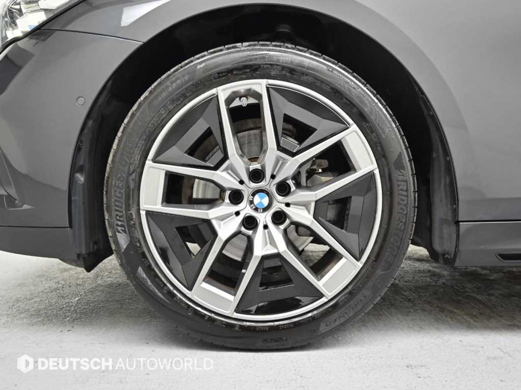 BMW 5 Series - Vista 5