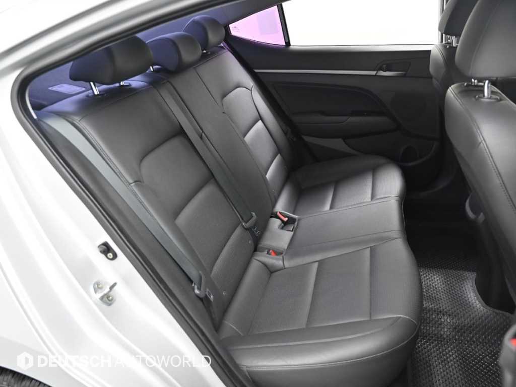 HYUNDAI Avante - Vista 12