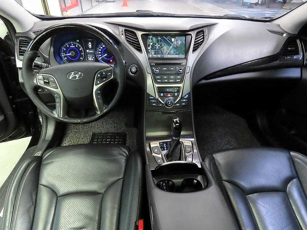 HYUNDAI Grandeur - Vista 10